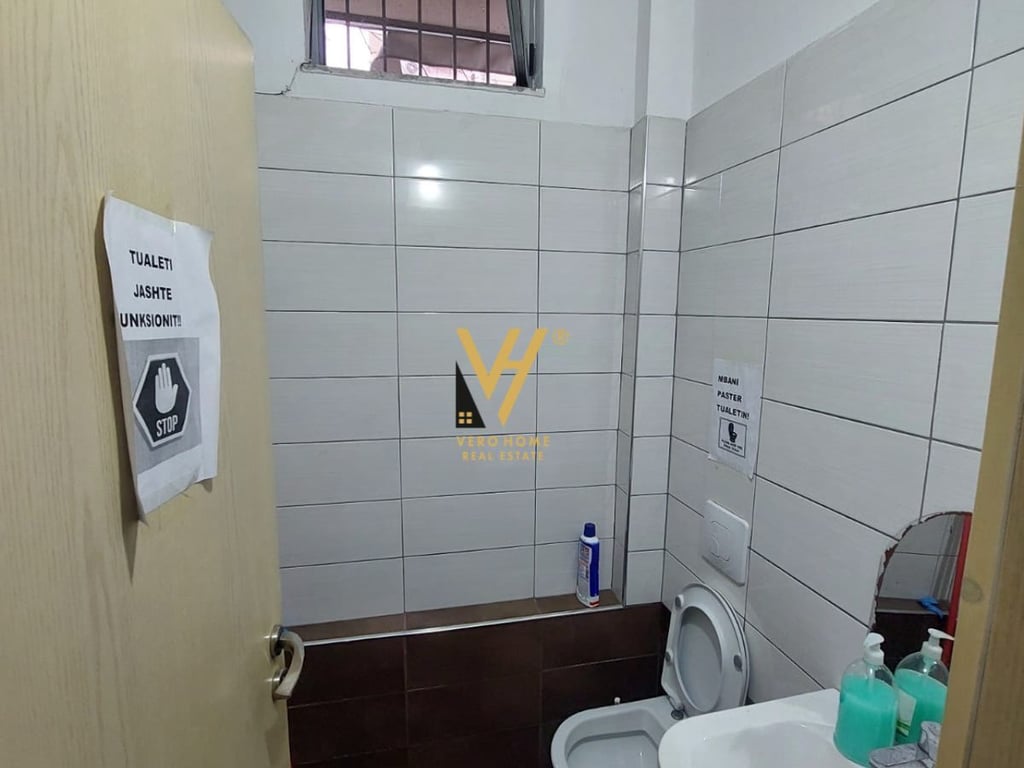 SHOP FOR RENT 100 M2 IN VASIL SHANTO 1,500 EURO