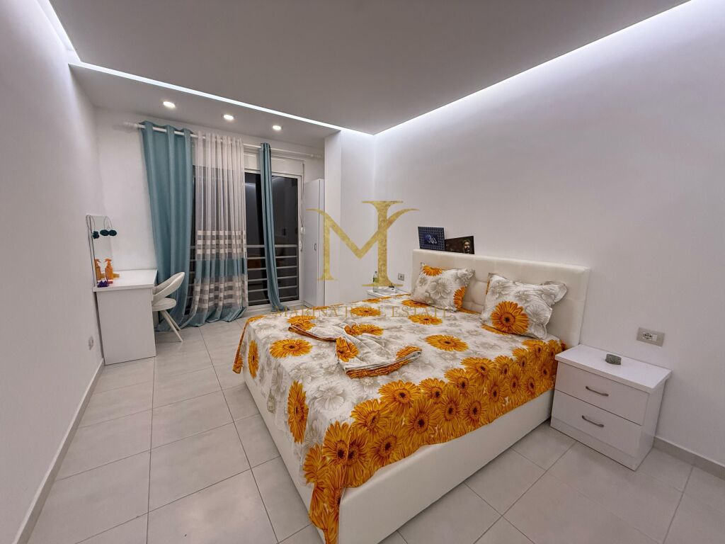 SHITET APARTAMENT 2+1 PRANE SHKOLLES BAJRAM CURRI !!