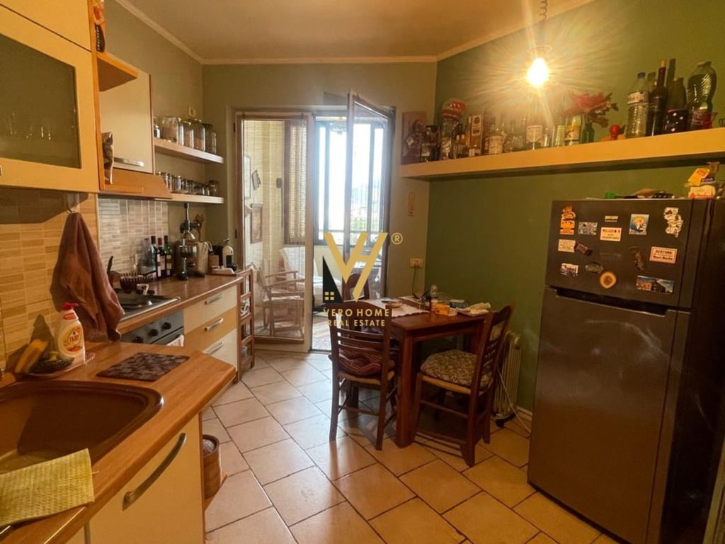 VENDESI APPARTAMENTO 2+1+BLK IN VIA KOSOVAREVE 250.000 EURO