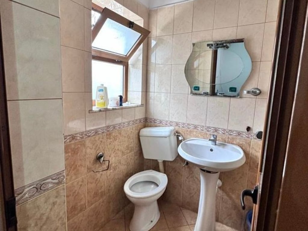 OKAZAION/ Shtepi me qira Astir