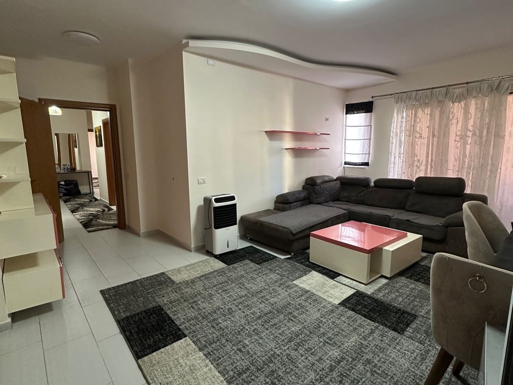 Appartamento 3+1 in Affitto presso i Palazzi Gialli, all'Inversione Kamza.