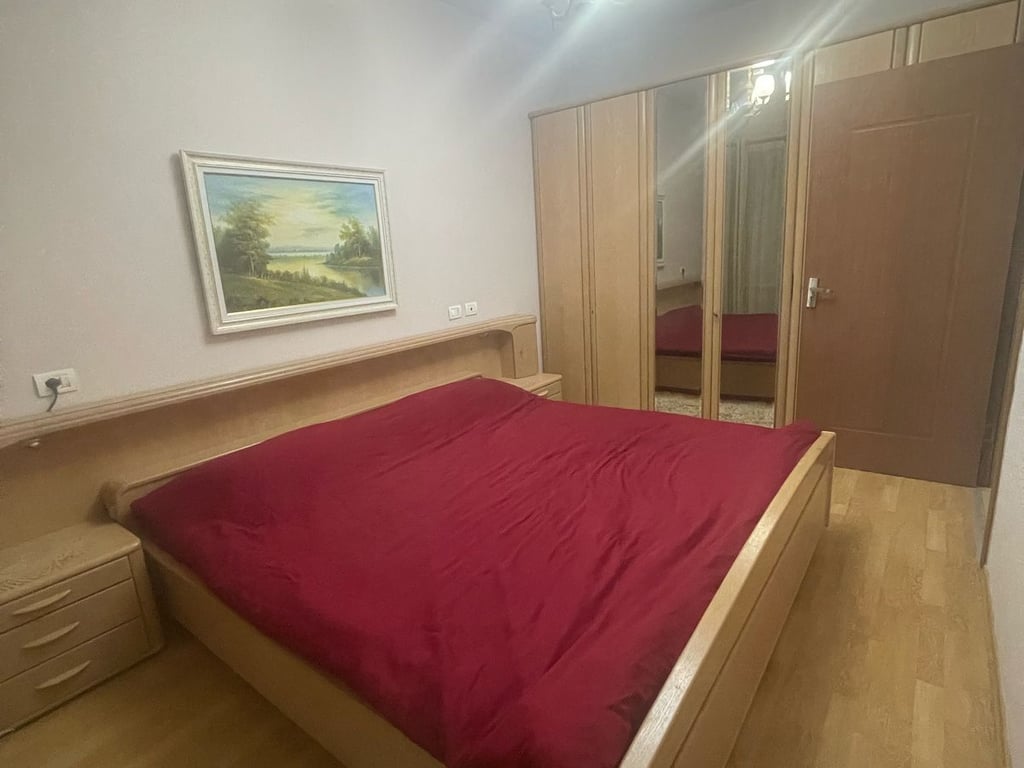 Affittasi appartamento 2+1 vicino ai Palazzi Çabej.