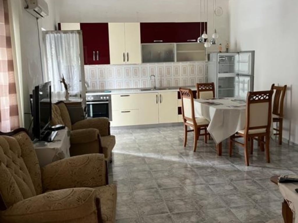 Qera, Apartament 1+1 ( Kati i 2 i nje Vile), Ali Dem, Tirane.
