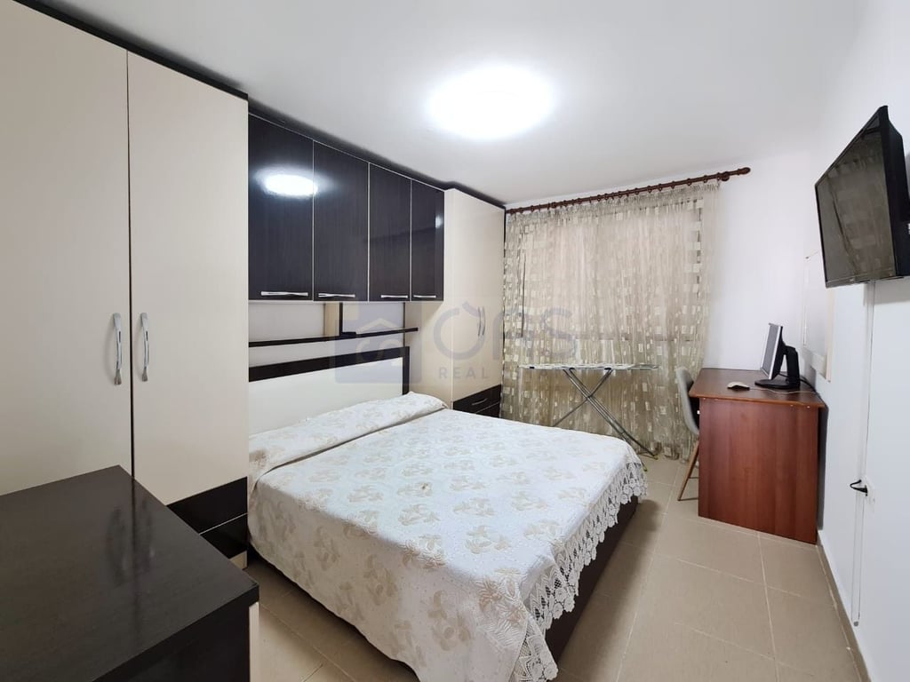 A private one-story house is for rent at Pazari i Ri.