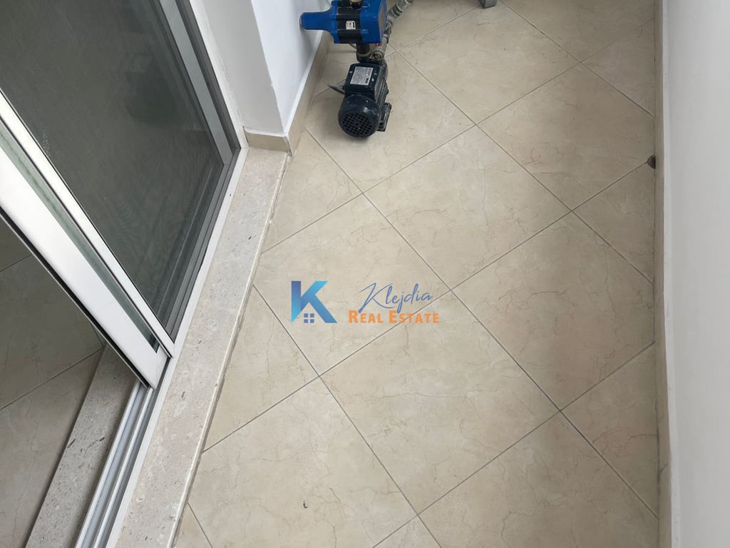 2+1 near the New Bazaar