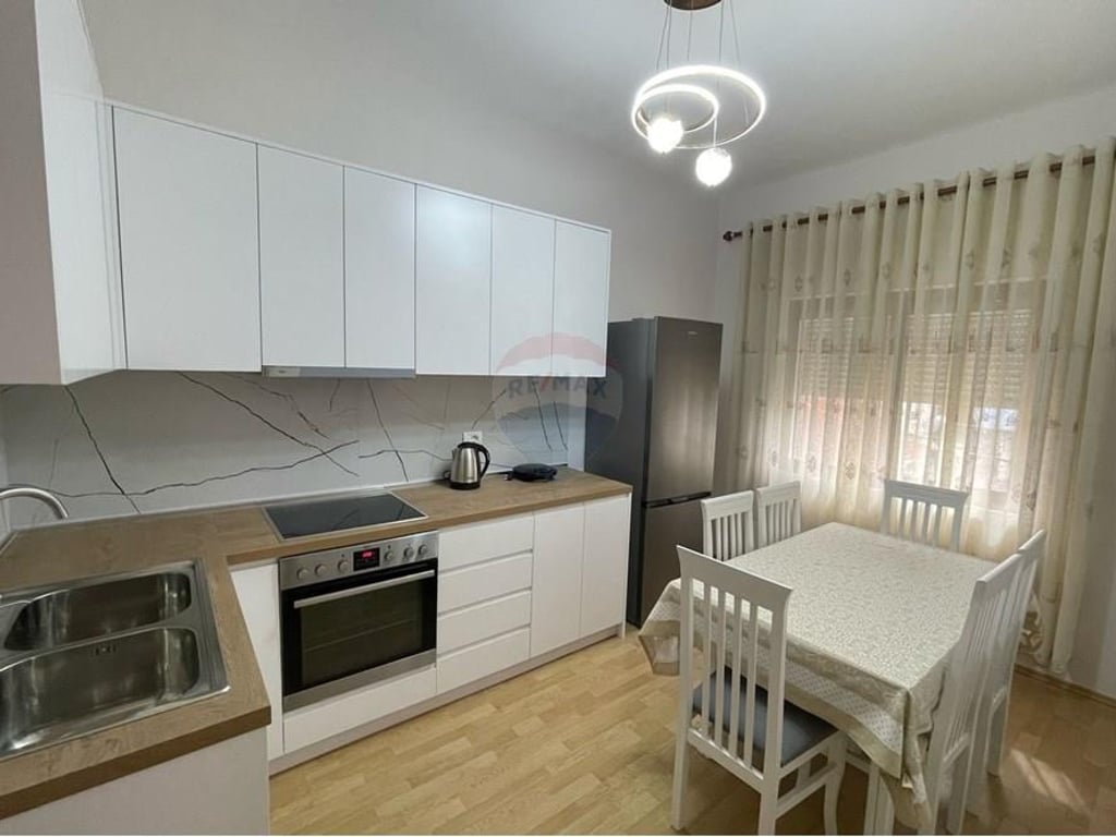 Apartament 2+1 me qira , sauk i vjeter