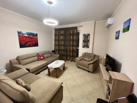 Appartamento in affitto - Via Kavajë