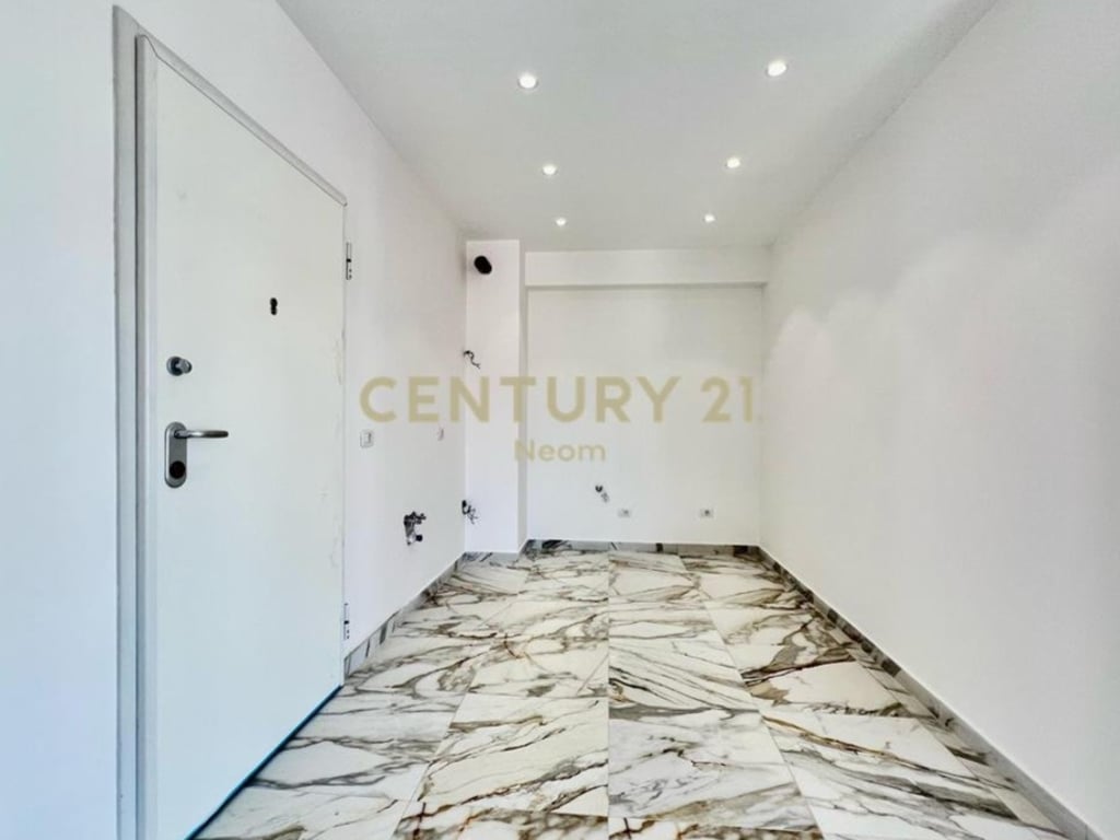 ✨ Qira, Zyrë Moderne – 70 m² – Rruga e Kavajës