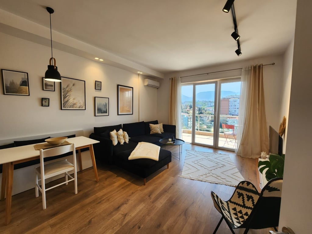 Shitet apartament 1+1 tek vilat Gjermane