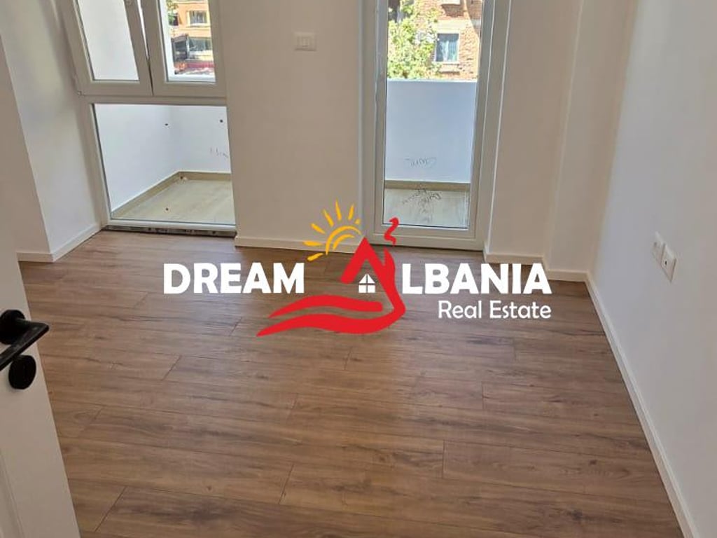 2+1 Apartment for Sale on Kavaja Street, near the German Hospital in Tirana (ID 4129520)