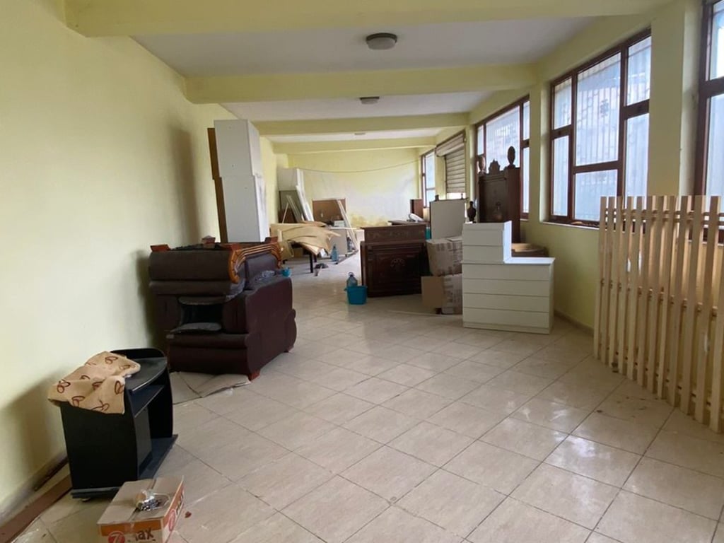 ‼️Opportunity for only 343 €/m²‼️ 🏢Building for sale, 3 floors (2 floors of warehouses + house), near the former Pioneer House, Kavajë.