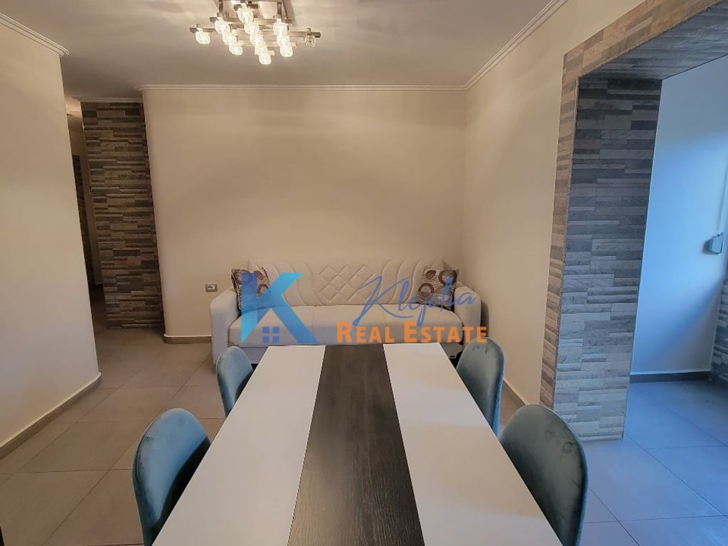 Apartament 1+1 per qira te Ministria e Jashtme, afer karburant Eida