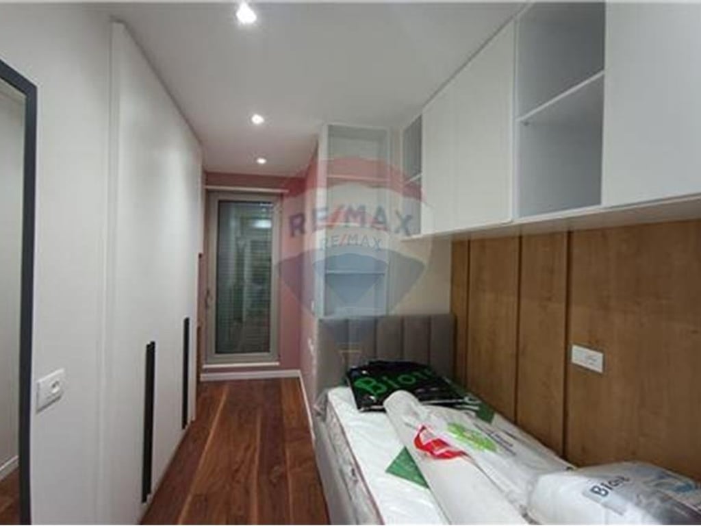 Appartamento 3+1+2+ parcheggio in affitto presso Zogu i Zi