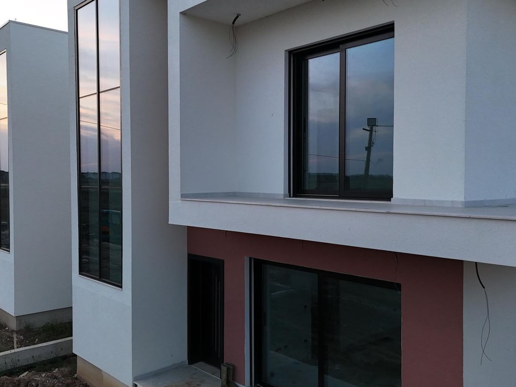 ESCLUSIVO! VENDITA DI VILLA INDIVIDUALE CON PISCINA NEL GOLFO DI LALZI 340.000 € POSSIBILITÀ DI PAGAMENTO A RATE