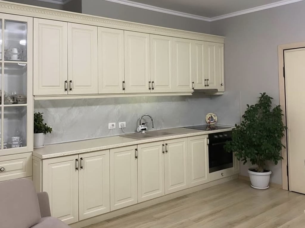 Shitet apartment ne rrugen gramoz pashko 