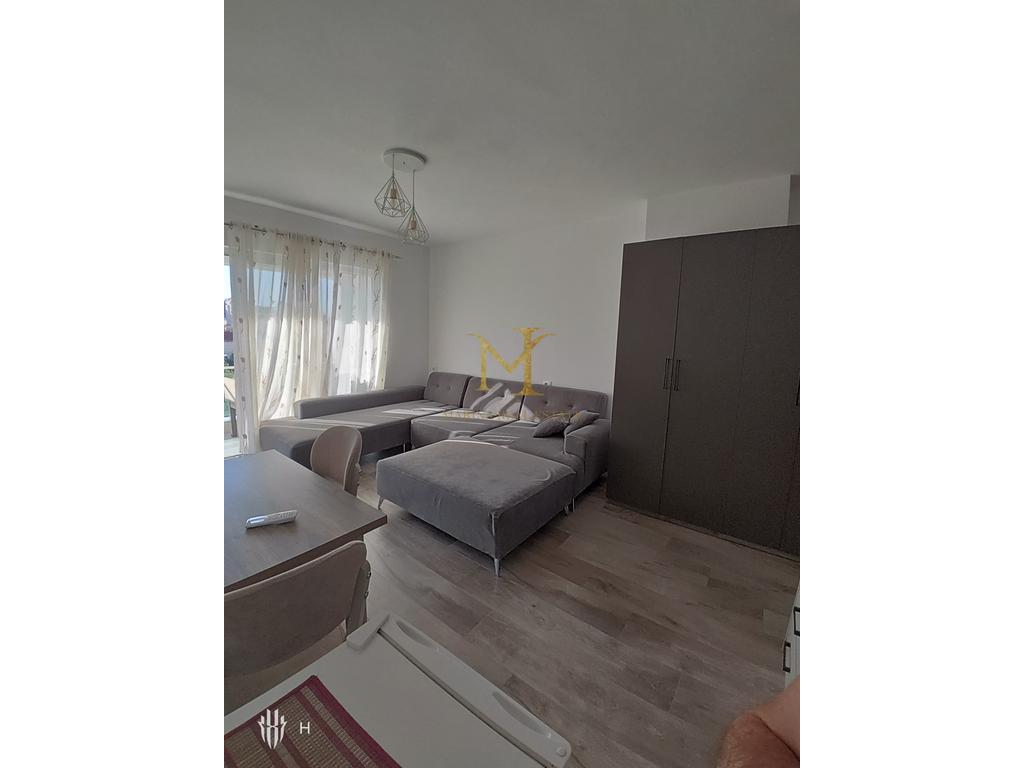 Affittasi monolocale in spiaggia vicino a La'Muse!!