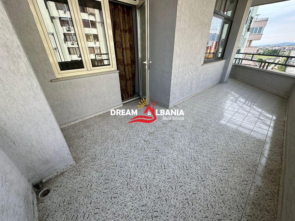 A 2+1 apartment is for rent on Zogu i Pare Boulevard near the Ministry of Justice (ID 42215264).