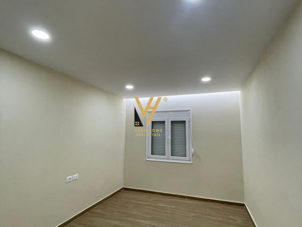 AFFITTASI APPARTAMENTO 1+1 CON BALCONE IN VIA BOGDANEVE 500 EURO