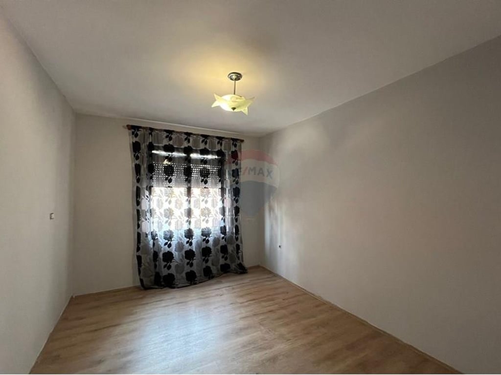 APARTAMENT 3+1 ME QIRA NE BLLOK