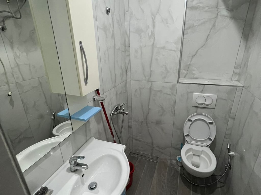 Studio apartment for rent on Barrikadave Street.