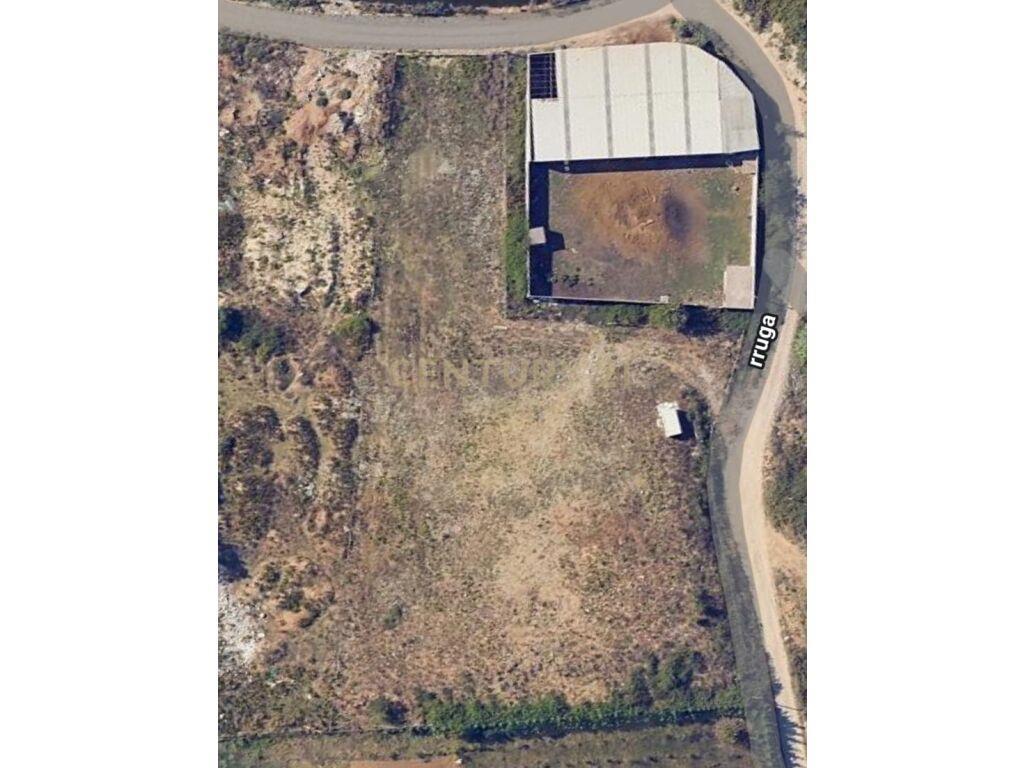 Shitet Tokë Truall ne Kashar,pranë Top Channel.