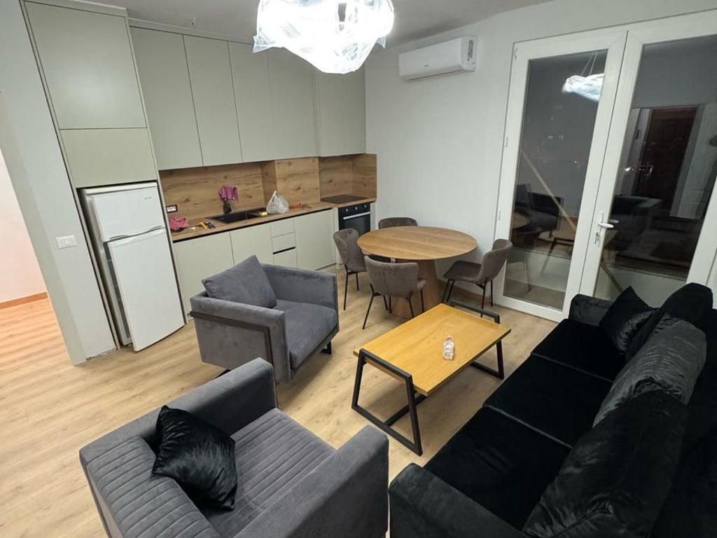 APARTAMENT ME QERA 1+1