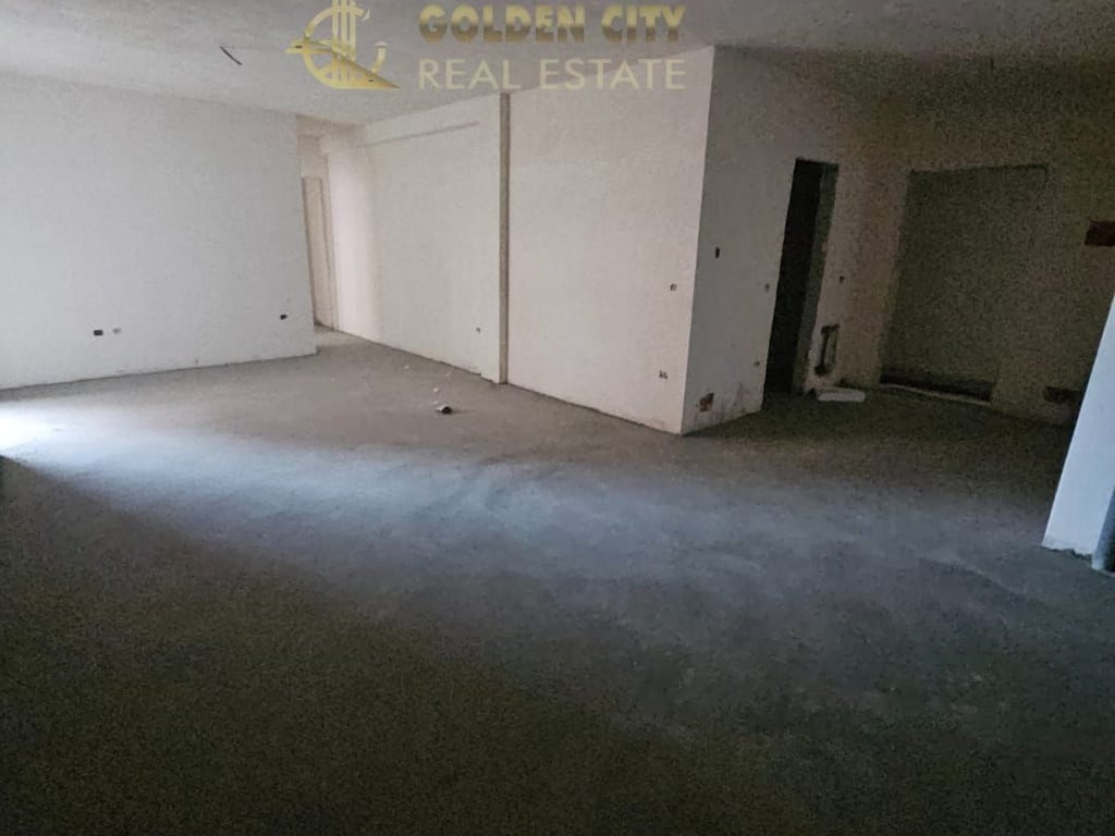 Shitet apartament 2+1+2 Golem