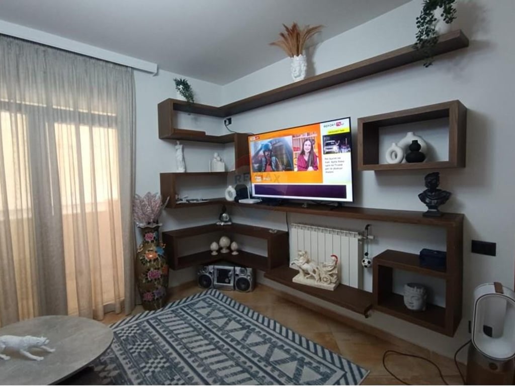 1+1 apartment for sale in Kodra e Diellit.