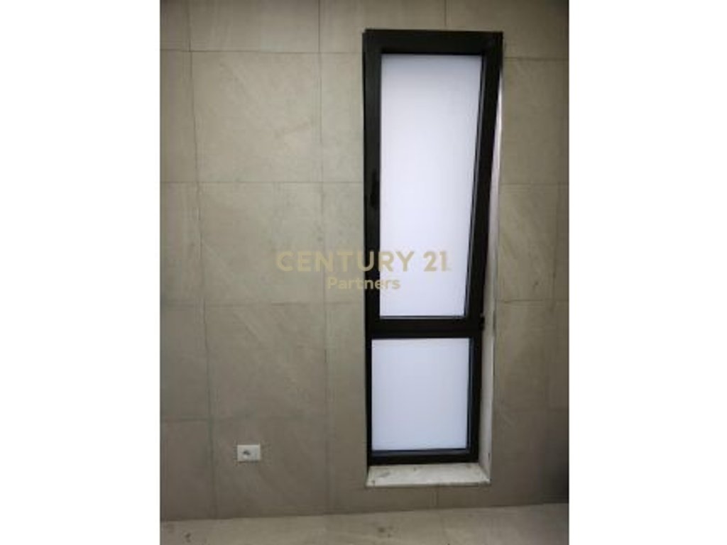 1+1 apartment for rent on Bulevardi i Ri
