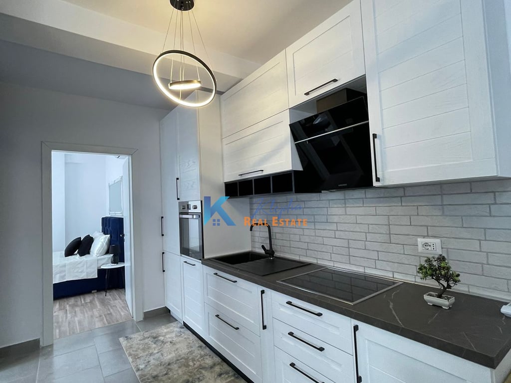 SUPER APARTAMENT 1+1 ME QIRA TE 21 DHJETORI