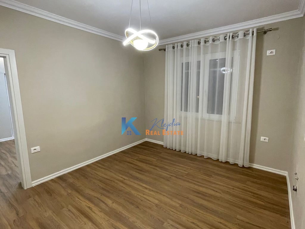 1+1 per SHITJE te Rruga e Durresit, ne rruge kryesore