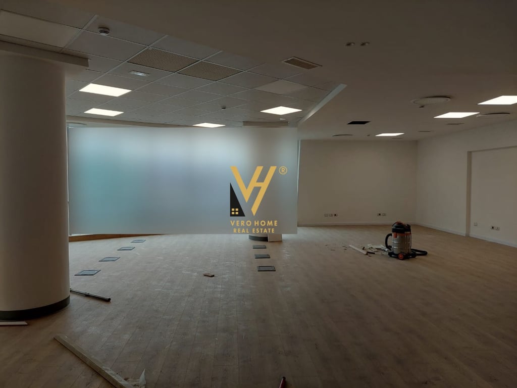 JEPET ZYRE 230 M2 BRUTO ME QERA TE PALLATI ME SHIGJETA 2.600 EURO