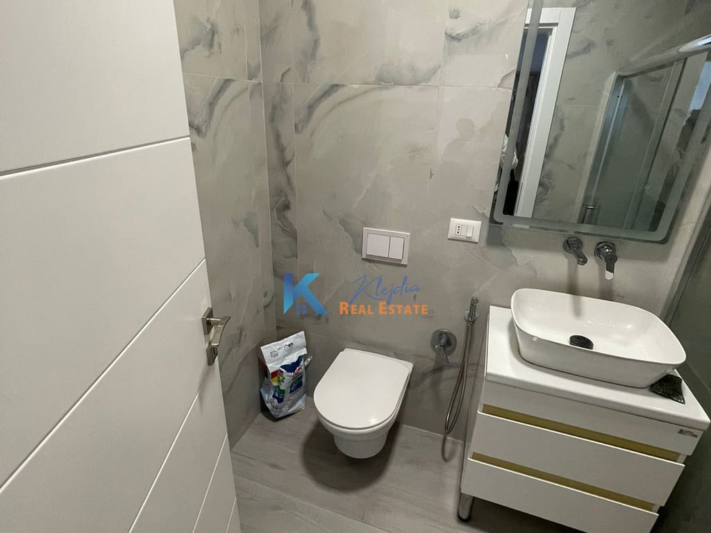 Apartament 1+1 per qira te Kompleksi Arlis, ne rrugen e Dibres