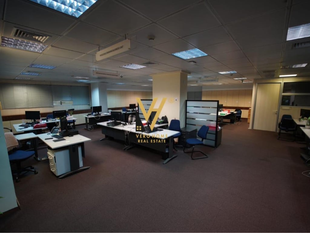 300 M2 OFFICE FOR RENT ON KAVAJES STREET 9,000 EURO