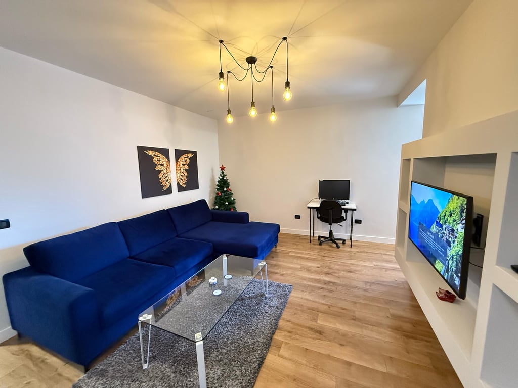 Apartment 1+1 for rent in the Paris Commune.