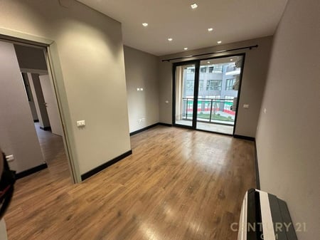 🏢 ZYRA MODERNE ME PARKIM PËR QIRA – RRUGA E KOSOVARËVE
