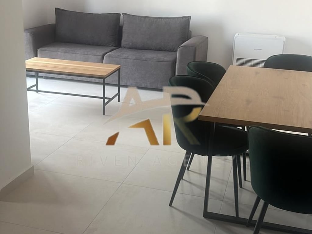 Jepet me qera apartament 1+1 tek Xhamlliku