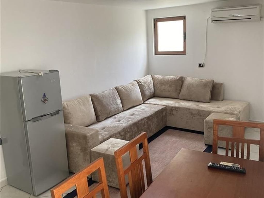 A 1+1 apartment is for rent near the electric substation in Selita for 300,000 lek.