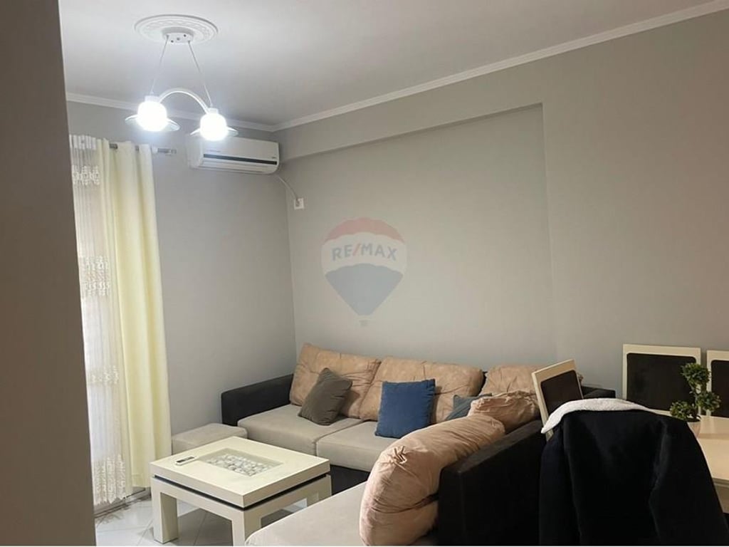 Jepet me qera apartamenti 1+1 ne Astir