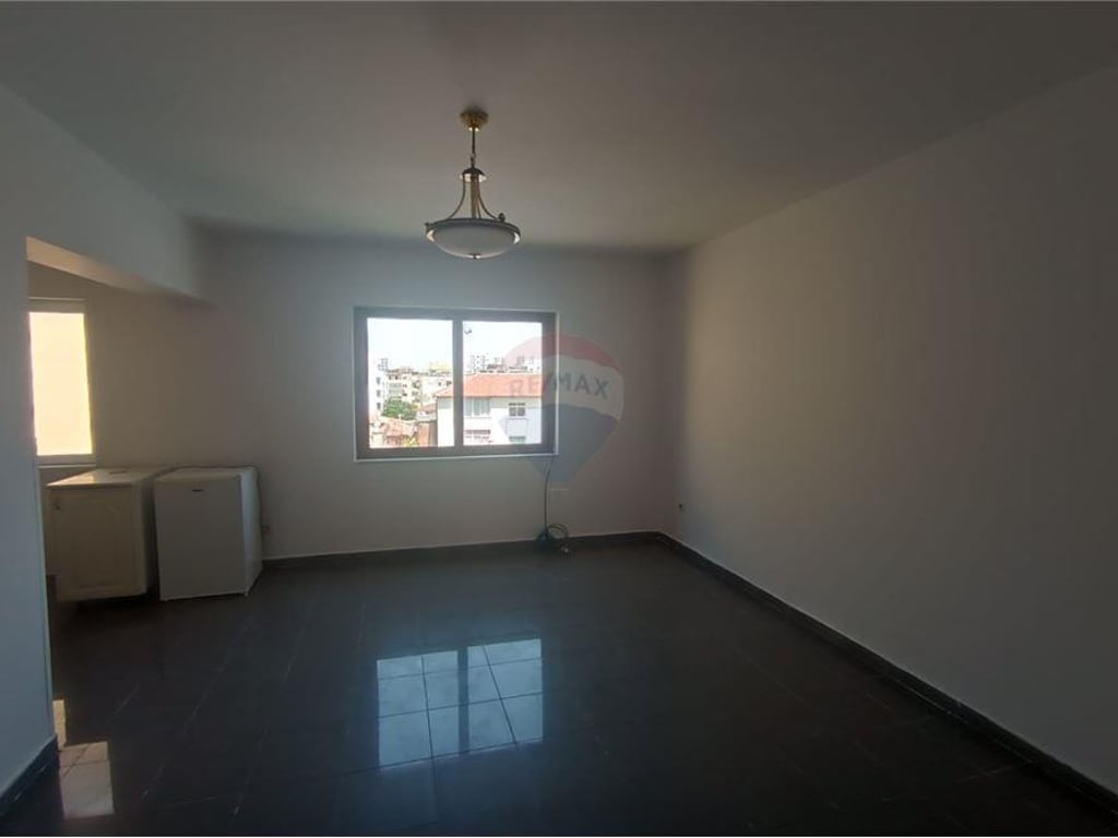 Apartament 3+1 ne shitje prane Shkolles se Kuqe