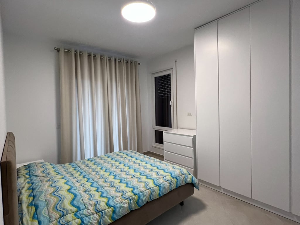 Porcelain is for rent 2+1+2.