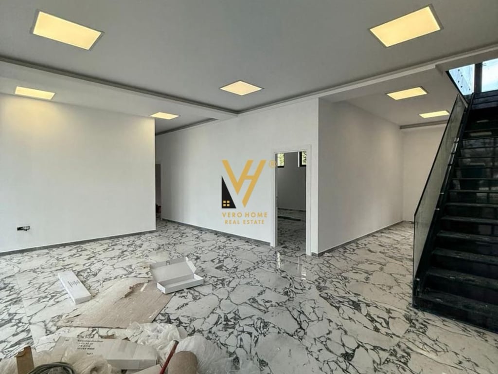 FOR SALE BUSINESS BUILDING 2 FLOORS PEZES CONFERENCE ROAD 2,000,000 EURO