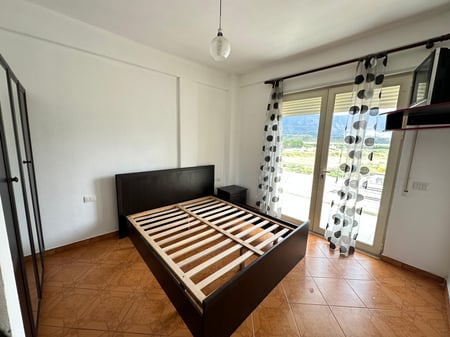 Monolocale in Vendita vicino al Porto Turistico – Radhimë-Orikum