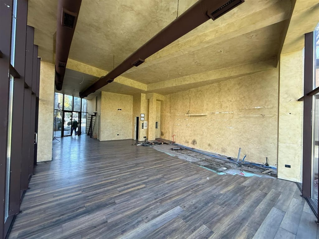 🏢 Commercial Space for Rent – Near Dinamo Stadium 🍽️☕