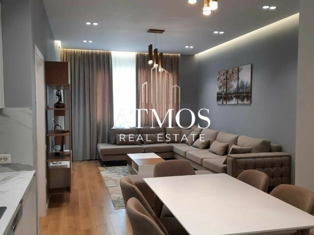 Jepet me qera apartament 3+1+2  Square 21 , Rruga Kavajes 