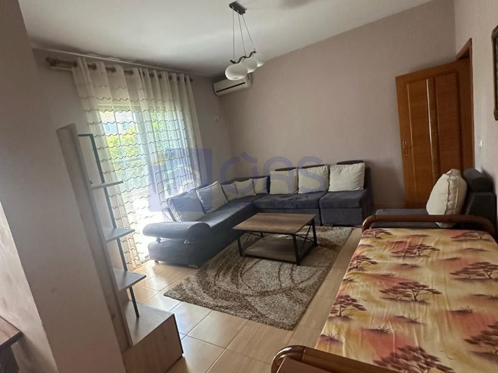 Apartment 3+1 for rent at Siri Kodra 650 euros.