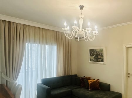 A 2+1 apartment is available at Wilson Square.