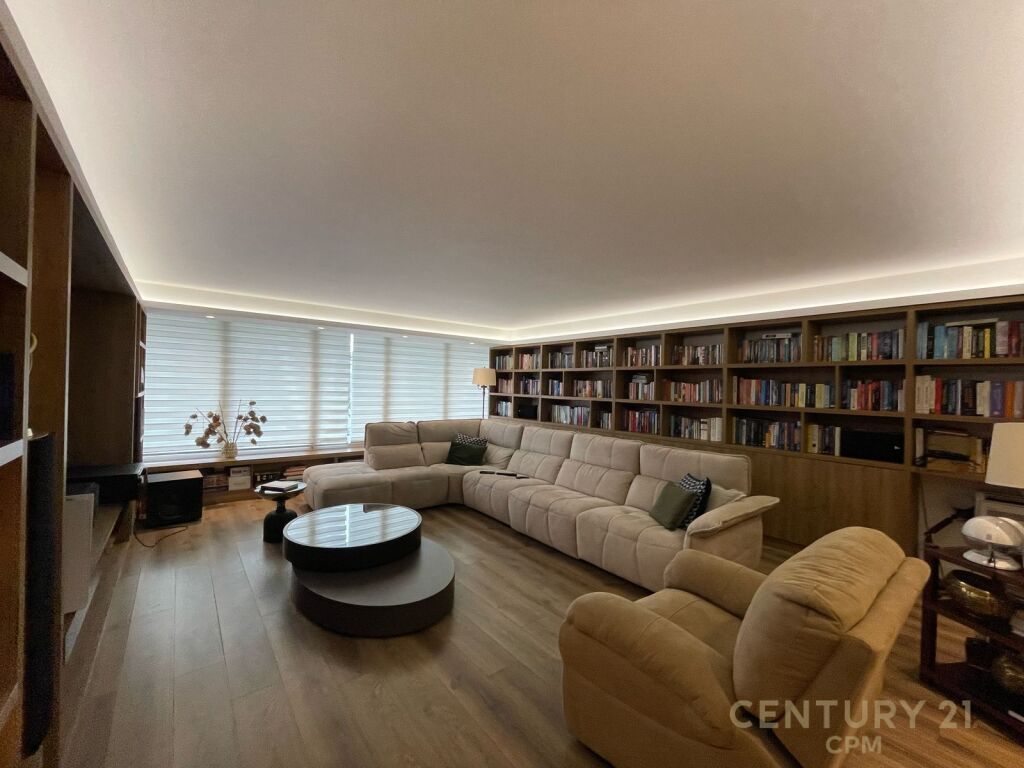  🏡 VILË LUKSOZE PËR SHITJE NË LONG HILL! | LUXURY VILLA FOR SALE IN LONG HILL!