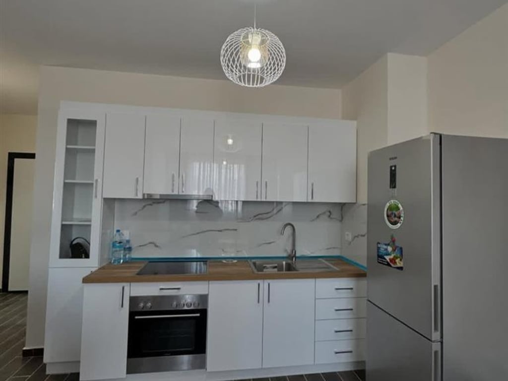 Apartment 2+1 for rent, opposite American Hospital 3 at Golden Park, 500 euros.