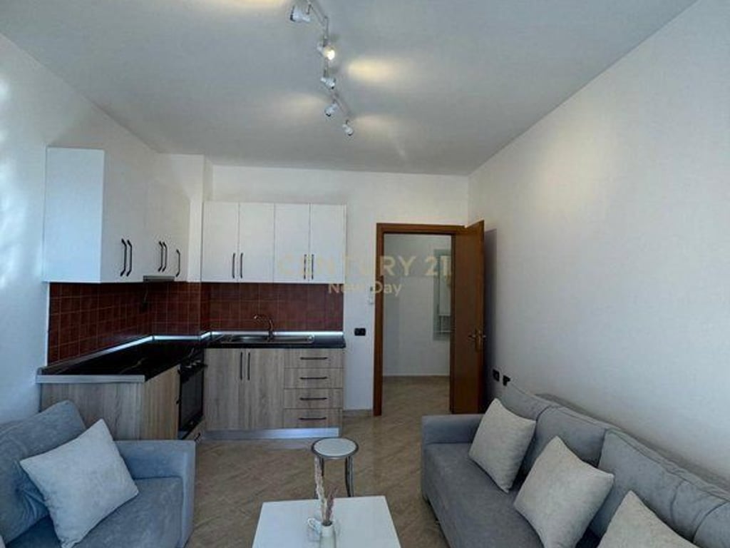 Shitet Gasoniere ne Golem.